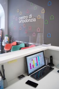la reception del centro di ortodonzia di genova